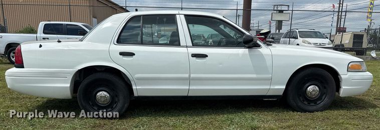 image for item EG8090 2005 Ford Crown Victoria 