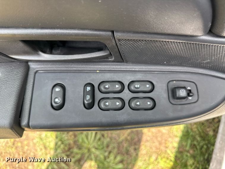 image for item EG8090 2005 Ford Crown Victoria 