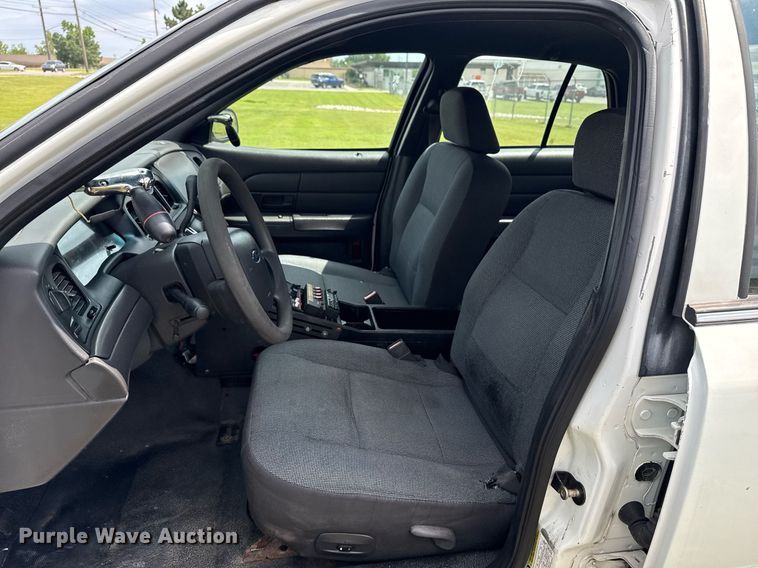 image for item EG8090 2005 Ford Crown Victoria 