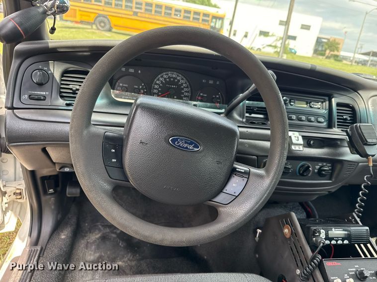 image for item EG8090 2005 Ford Crown Victoria 