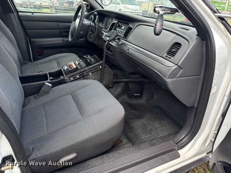 image for item EG8090 2005 Ford Crown Victoria 