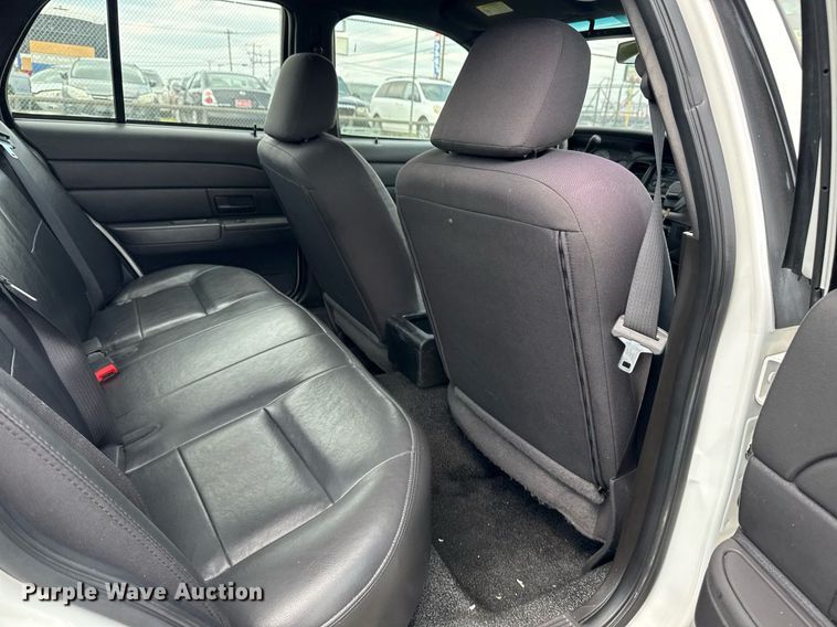 image for item EG8090 2005 Ford Crown Victoria 