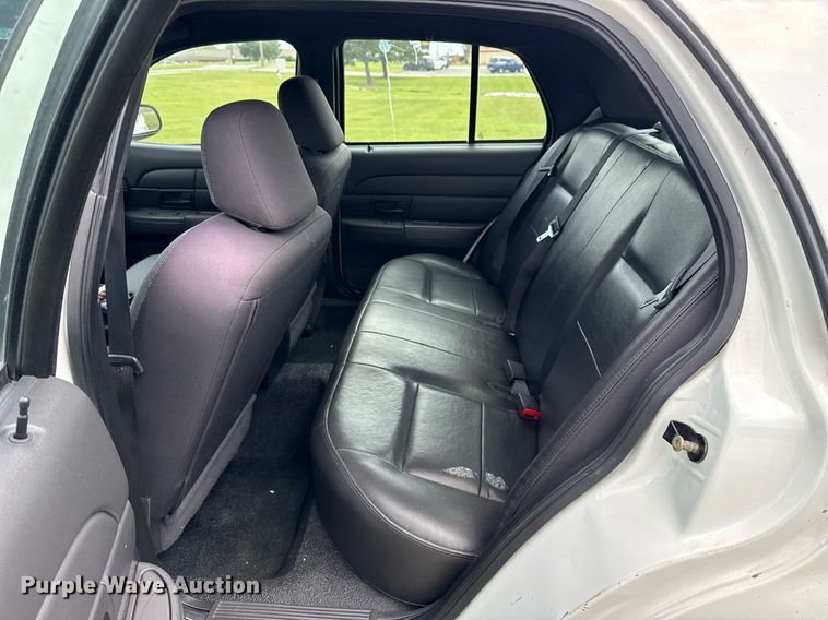 image for item EG8090 2005 Ford Crown Victoria 