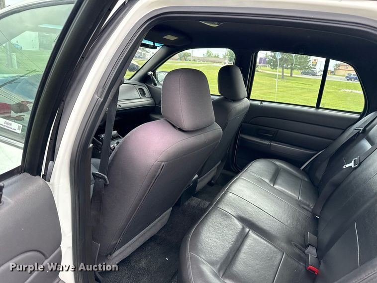 image for item EG8090 2005 Ford Crown Victoria 