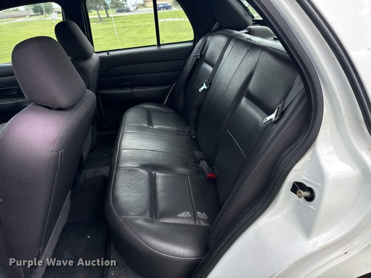 image for item EG8090 2005 Ford Crown Victoria 