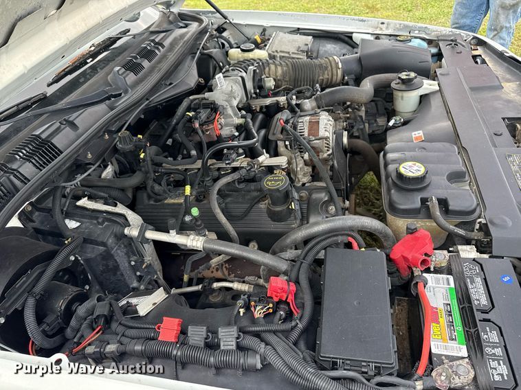 image for item EG8090 2005 Ford Crown Victoria 