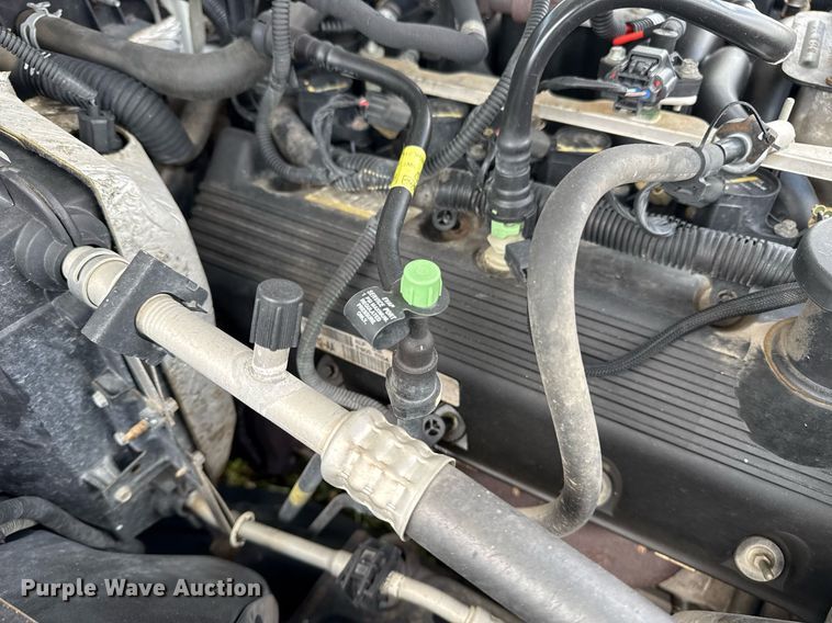 image for item EG8090 2005 Ford Crown Victoria 