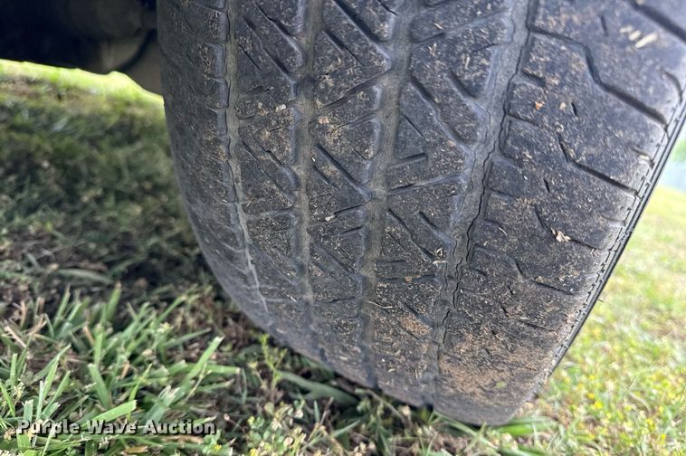 image for item EG8090 2005 Ford Crown Victoria 