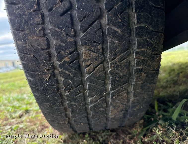 image for item EG8090 2005 Ford Crown Victoria 