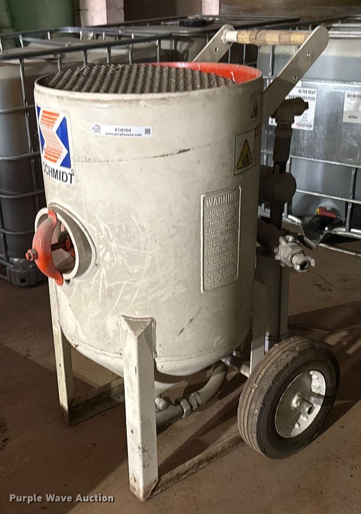 image for item EG8104 Schmidt sand blasting pot