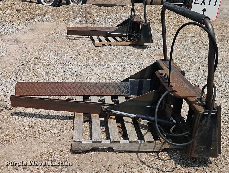 image for item EJ0079 DPM skid steer nursery jaws