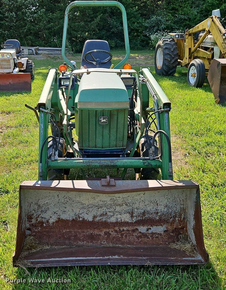 image for item EJ0145 John Deere 855 MFWD tractor