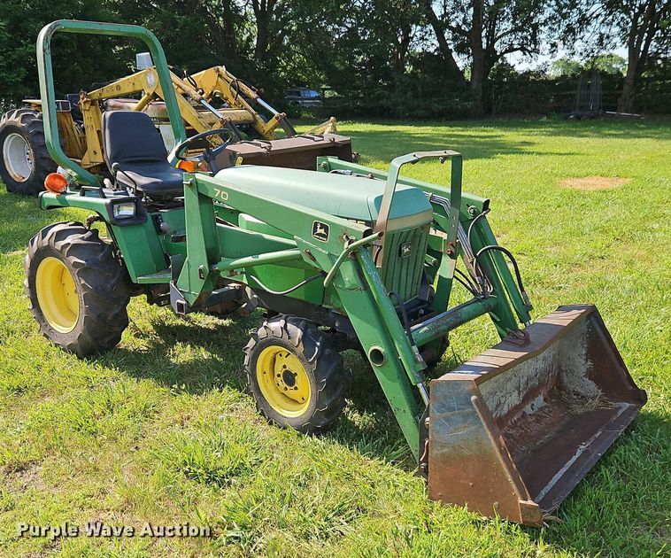 image for item EJ0145 John Deere 855 MFWD tractor