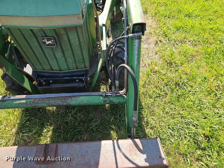 image for item EJ0145 John Deere 855 MFWD tractor