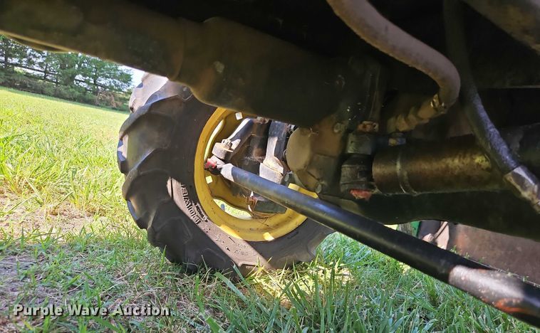 image for item EJ0145 John Deere 855 MFWD tractor