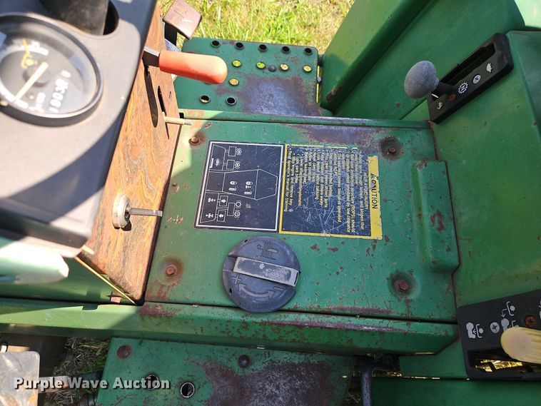 image for item EJ0145 John Deere 855 MFWD tractor