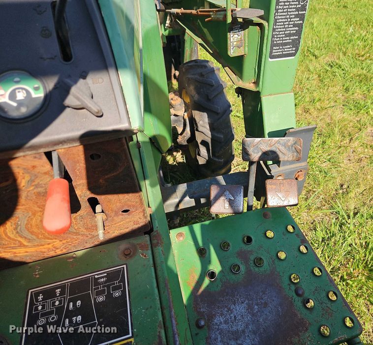 image for item EJ0145 John Deere 855 MFWD tractor