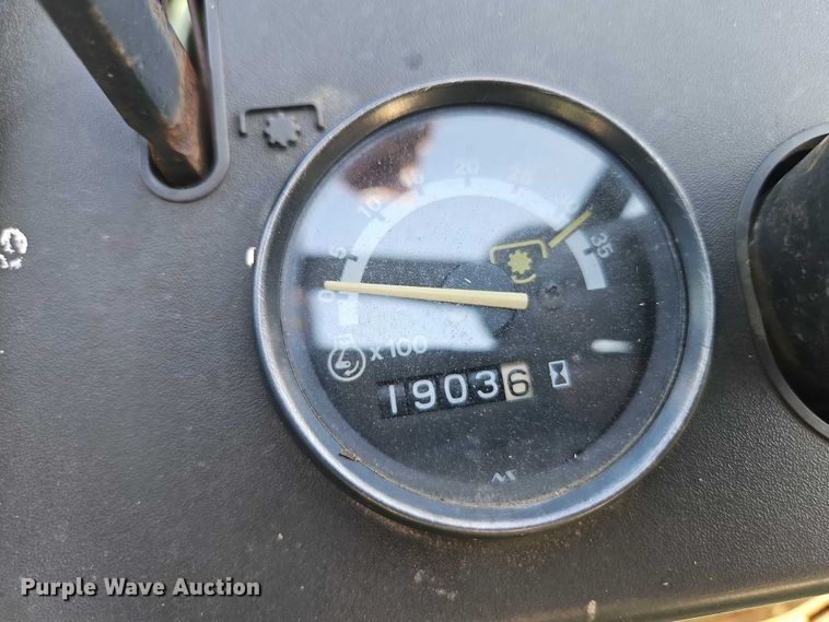 image for item EJ0145 John Deere 855 MFWD tractor