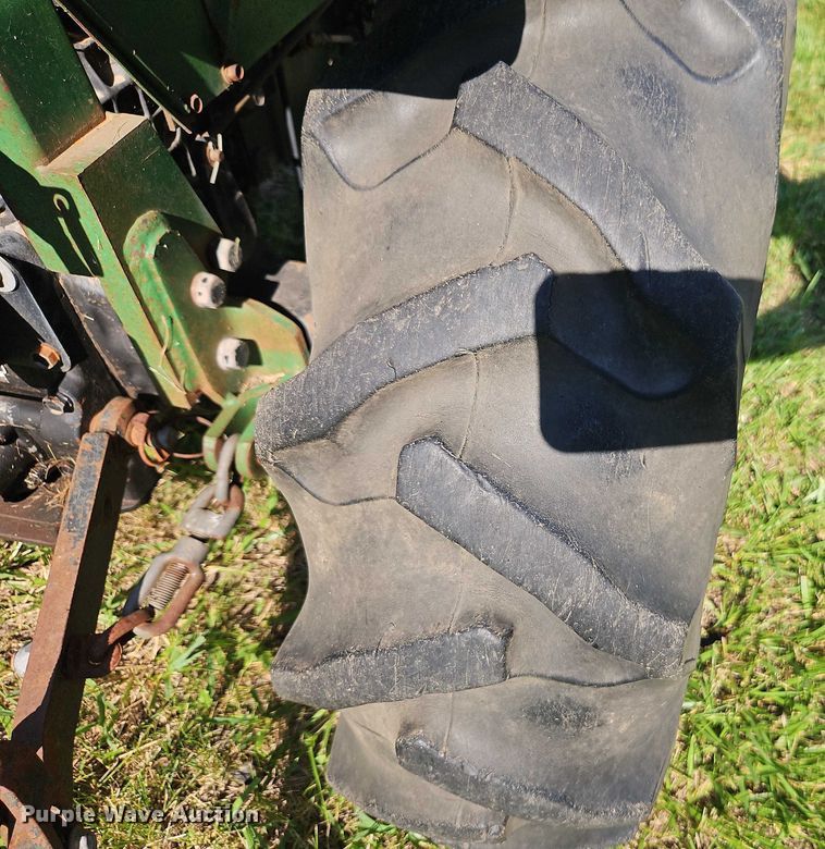 image for item EJ0145 John Deere 855 MFWD tractor