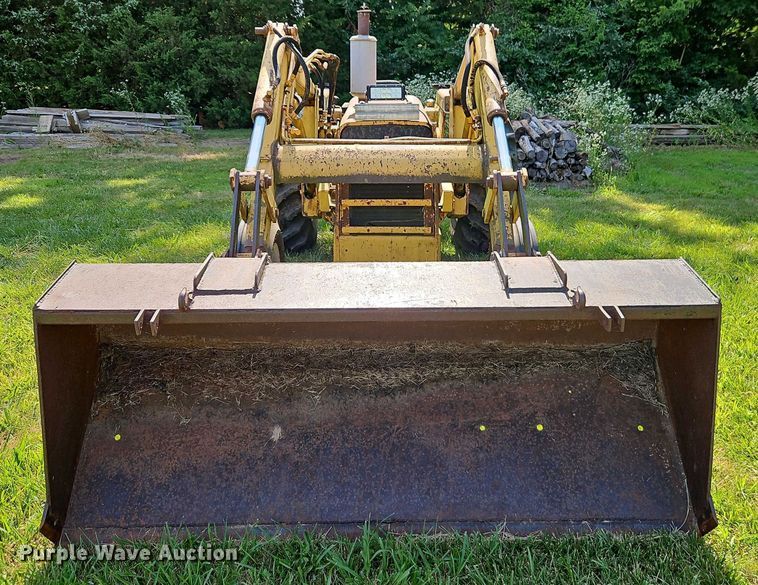 image for item EJ0146 International 2500 Series B tractor