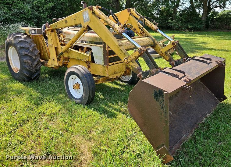 image for item EJ0146 International 2500 Series B tractor