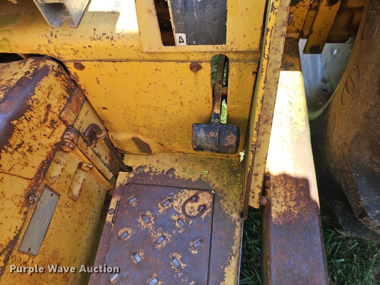 image for item EJ0146 International 2500 Series B tractor