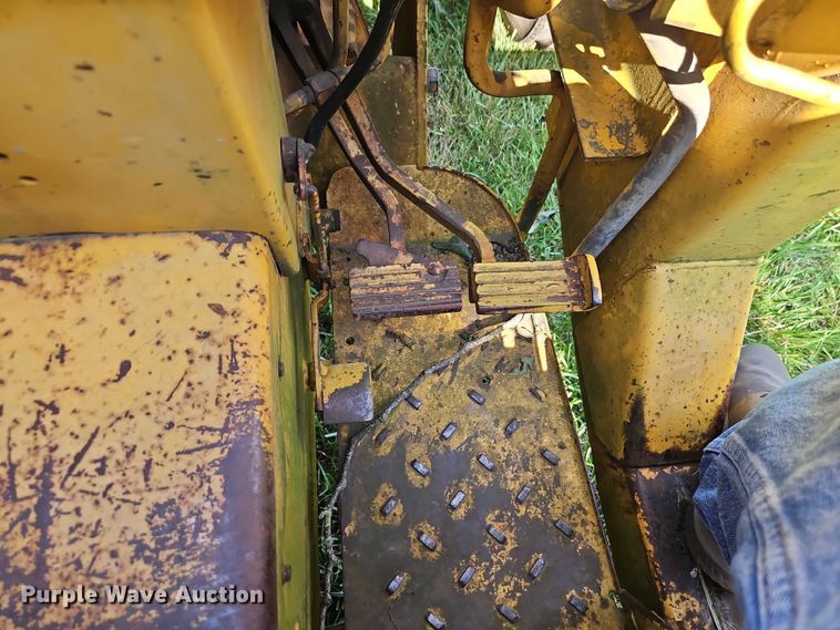 image for item EJ0146 International 2500 Series B tractor