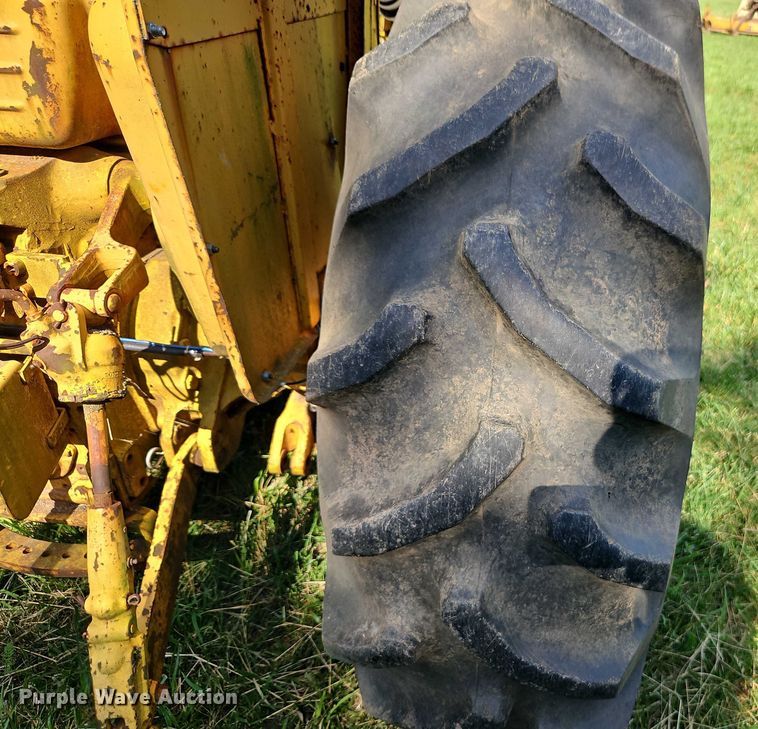 image for item EJ0146 International 2500 Series B tractor