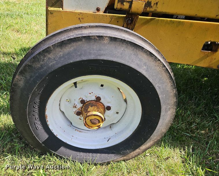 image for item EJ0146 International 2500 Series B tractor