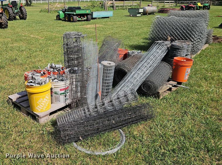 image for item EJ0148 Approximately 720' chain link fence