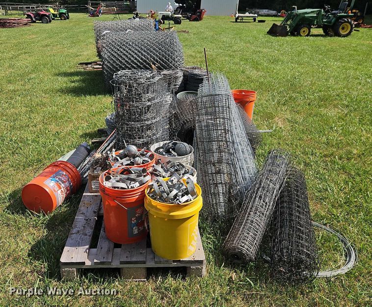 image for item EJ0148 Approximately 720' chain link fence