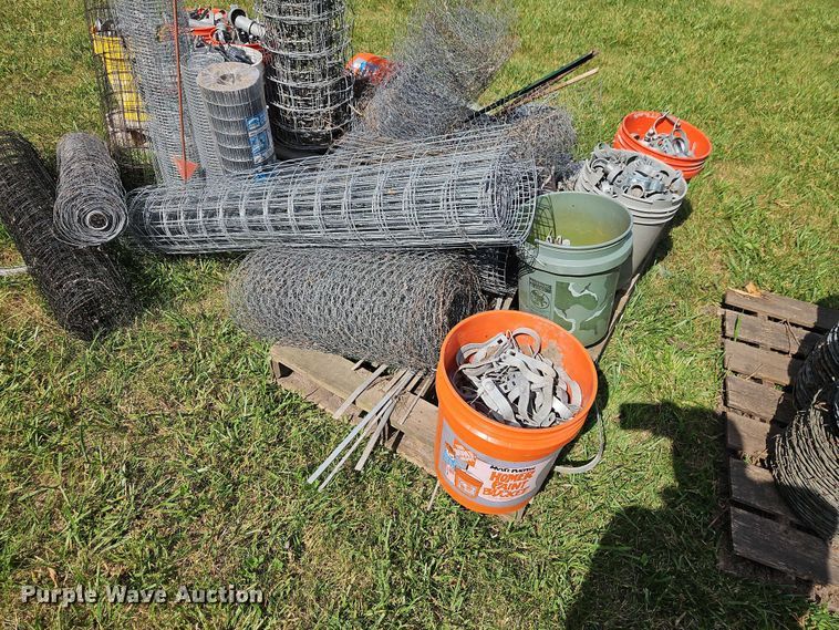 image for item EJ0148 Approximately 720' chain link fence