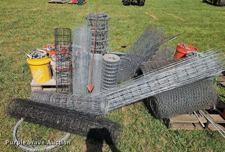 image for item EJ0148 Approximately 720' chain link fence