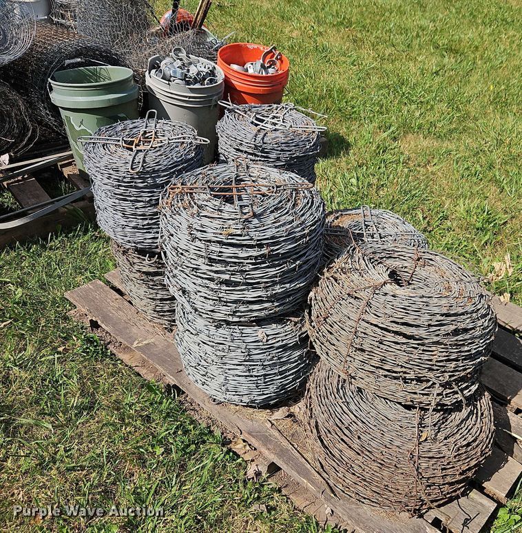 image for item EJ0148 Approximately 720' chain link fence