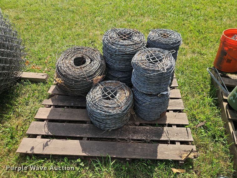 image for item EJ0148 Approximately 720' chain link fence