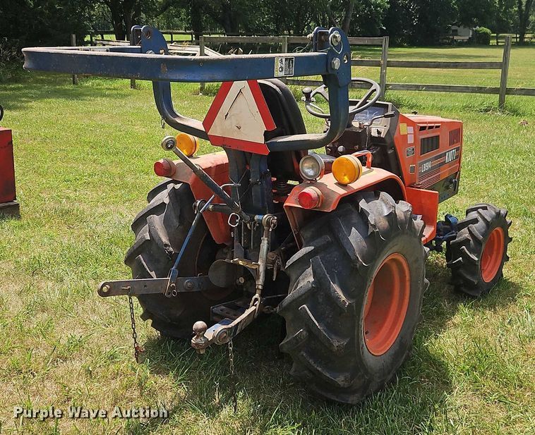 image for item EJ0159 Kioti LB1914 MFWD tractor