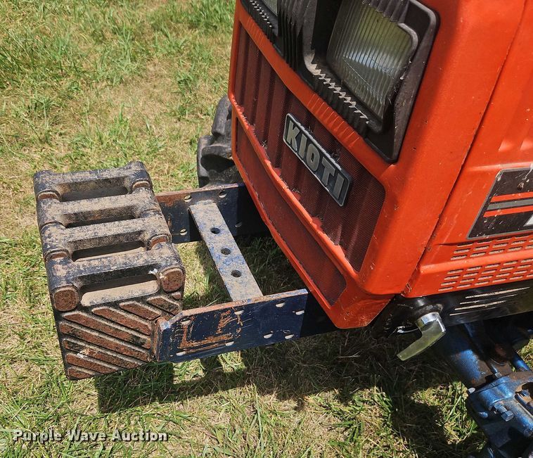 image for item EJ0159 Kioti LB1914 MFWD tractor