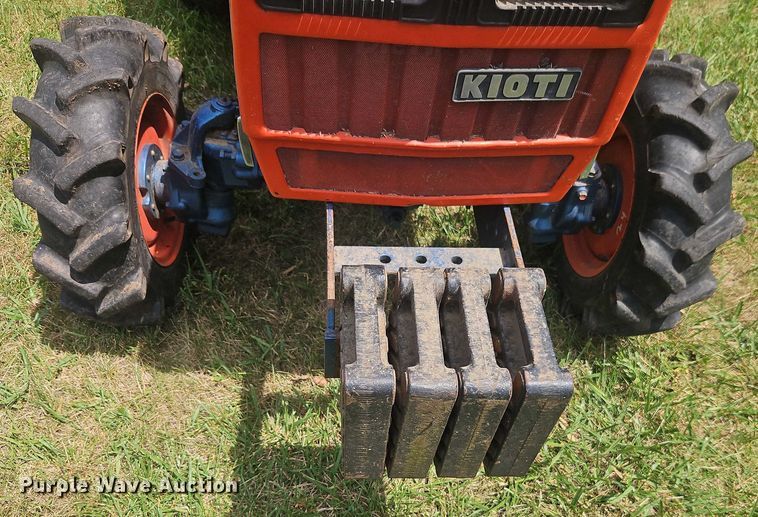 image for item EJ0159 Kioti LB1914 MFWD tractor