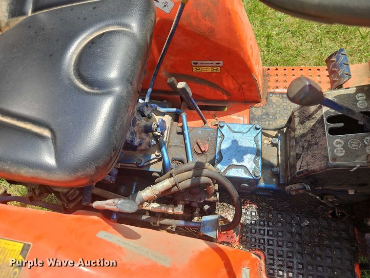 image for item EJ0159 Kioti LB1914 MFWD tractor