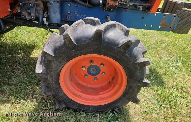 image for item EJ0159 Kioti LB1914 MFWD tractor