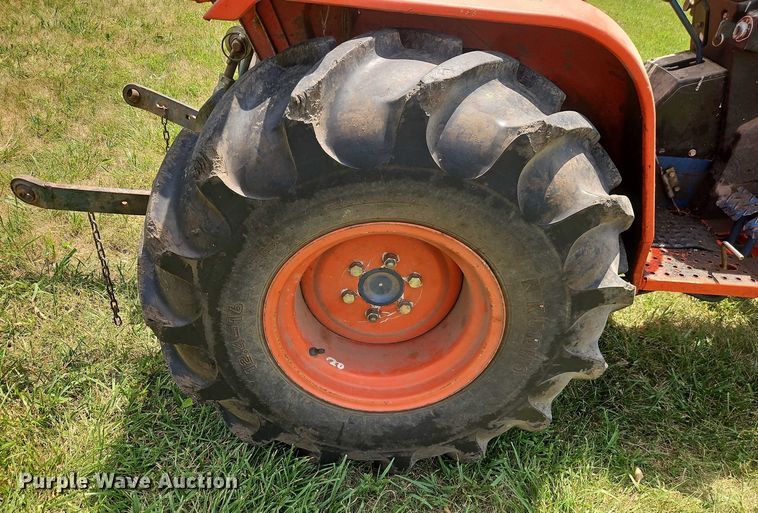 image for item EJ0159 Kioti LB1914 MFWD tractor