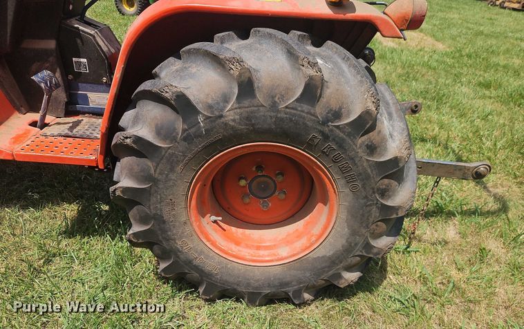 image for item EJ0159 Kioti LB1914 MFWD tractor