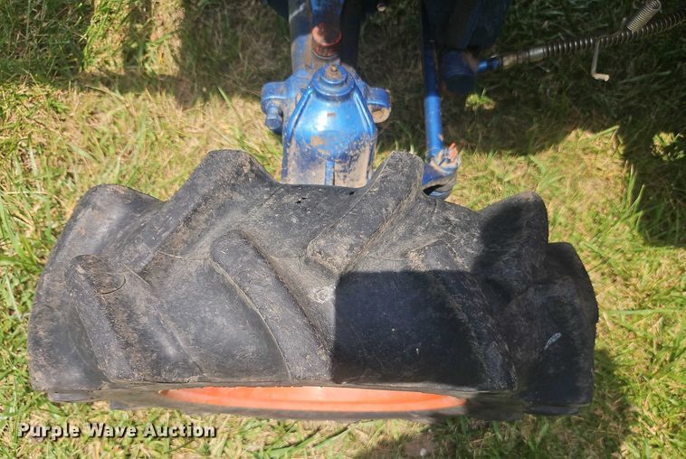 image for item EJ0159 Kioti LB1914 MFWD tractor