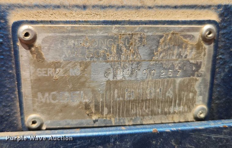 image for item EJ0159 Kioti LB1914 MFWD tractor