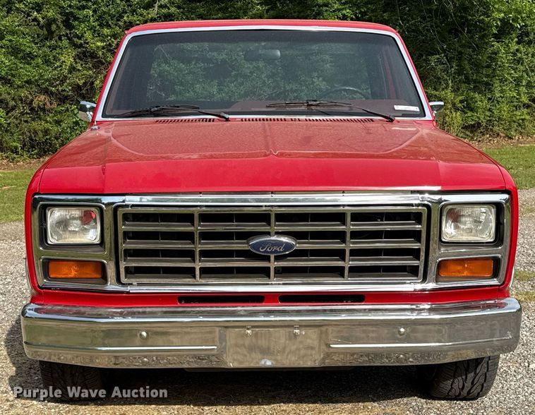 image for item EJ4491 1986 Ford F150 XLT pickup truck