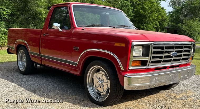 image for item EJ4491 1986 Ford F150 XLT pickup truck