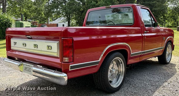 image for item EJ4491 1986 Ford F150 XLT pickup truck