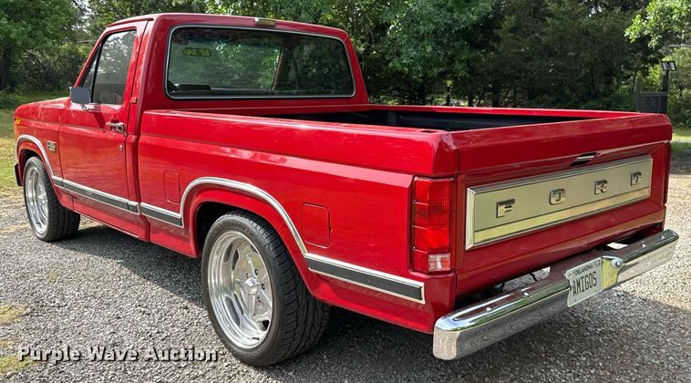image for item EJ4491 1986 Ford F150 XLT pickup truck