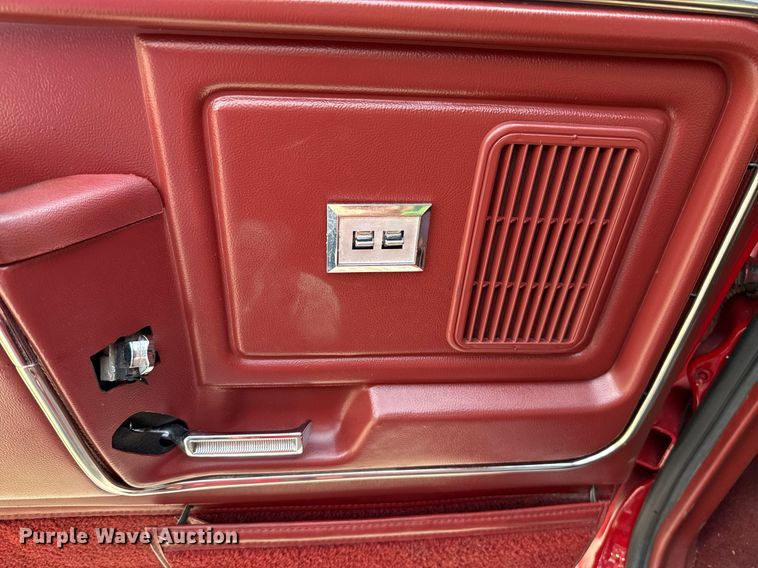 image for item EJ4491 1986 Ford F150 XLT pickup truck