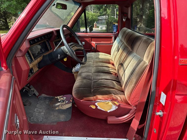 image for item EJ4491 1986 Ford F150 XLT pickup truck